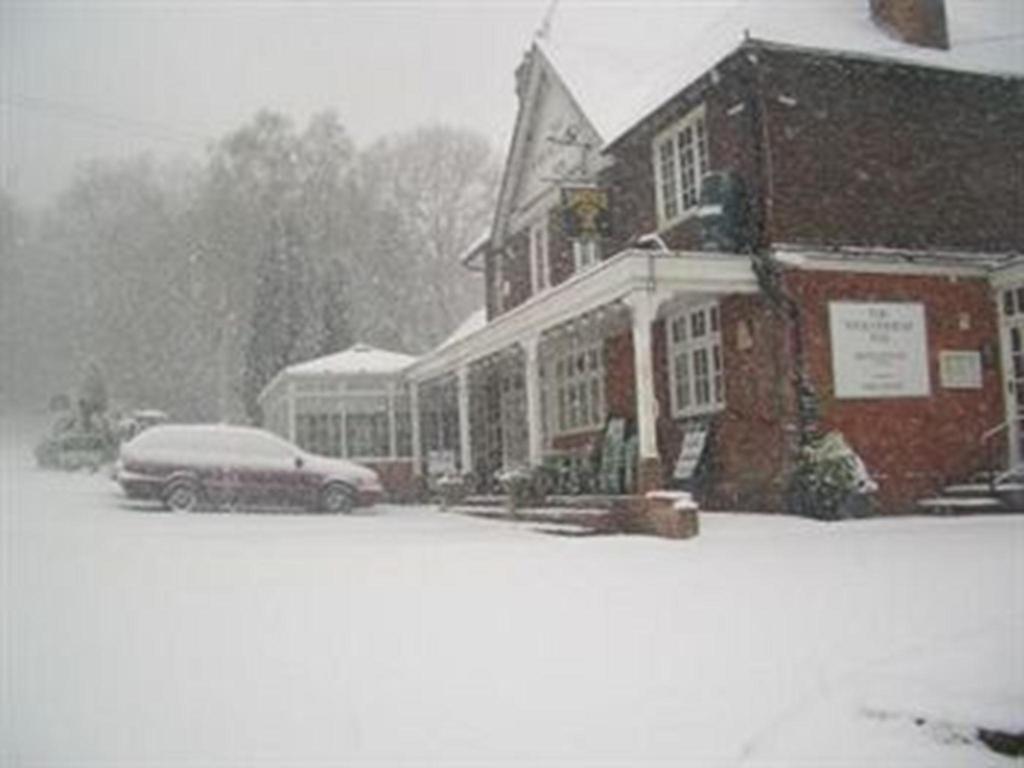 The Wheatsheaf Inn Haslemere Exterior photo