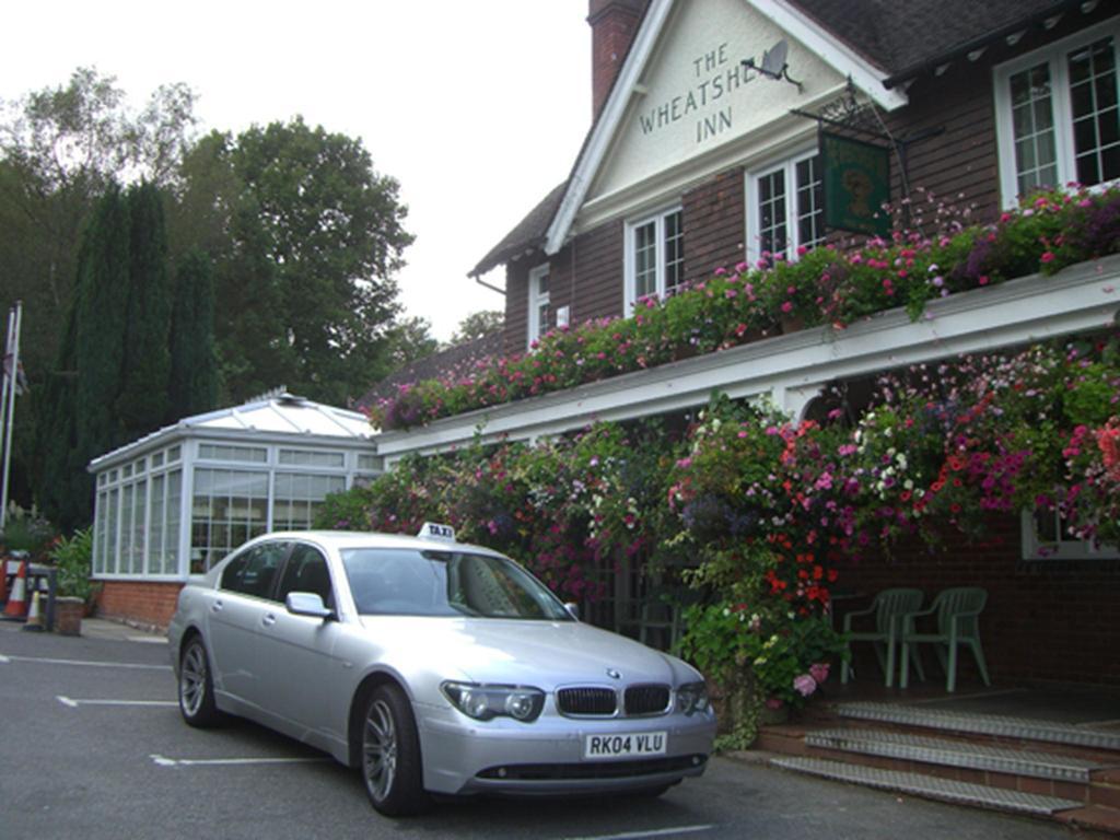 The Wheatsheaf Inn Haslemere Exterior photo